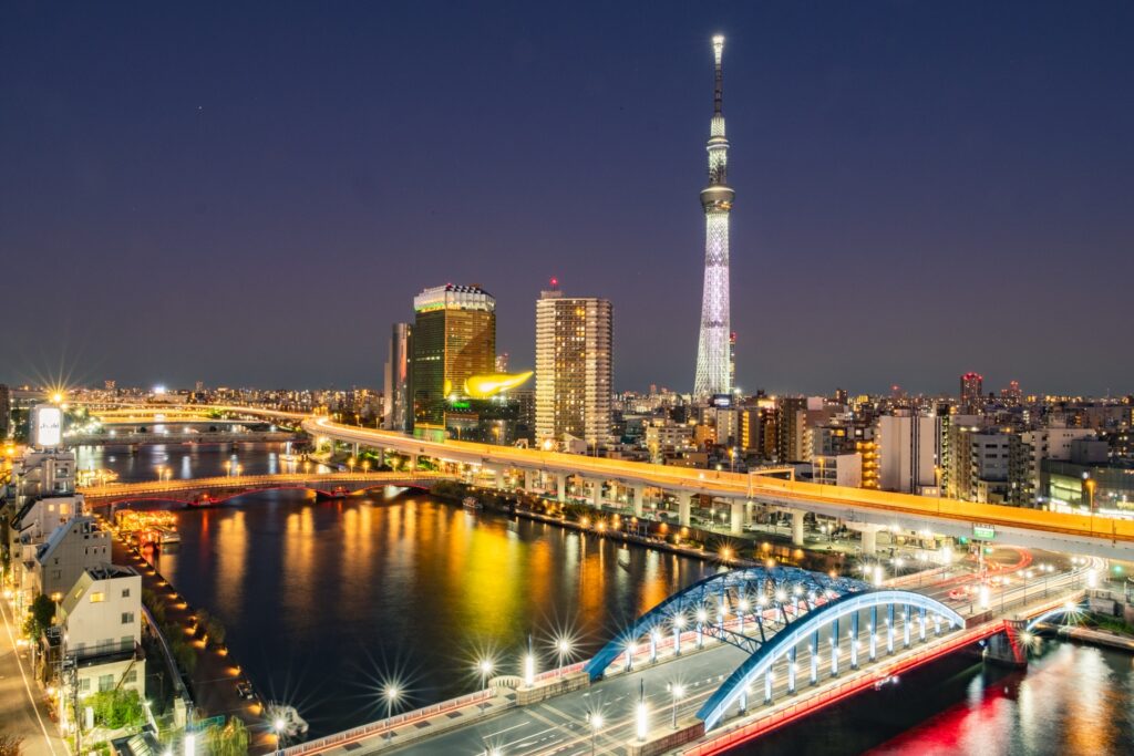 Enjoy shopping and the breathtaking night views at Tokyo Skytree.