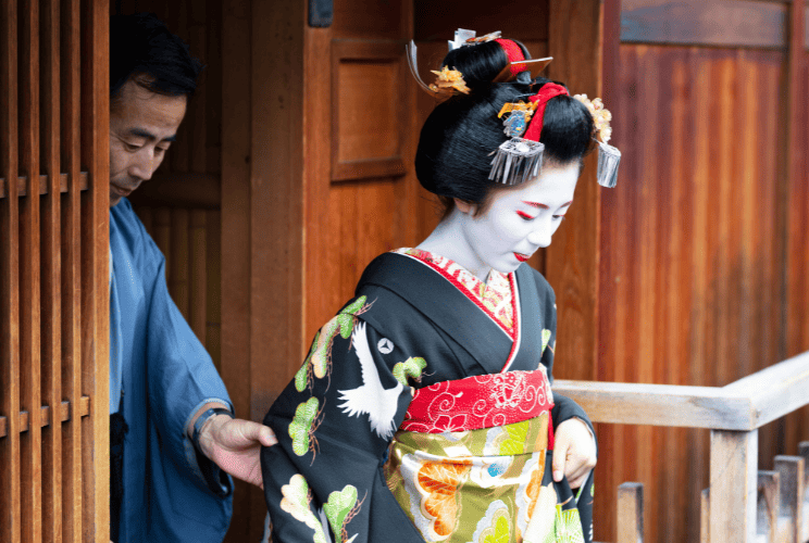 Meet Geisha in Tokyo! What is the history of the Hanamachi districts in Edo?