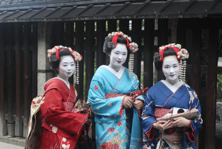 Where to meet Geisha in Tokyo? Top 5 spots and tips