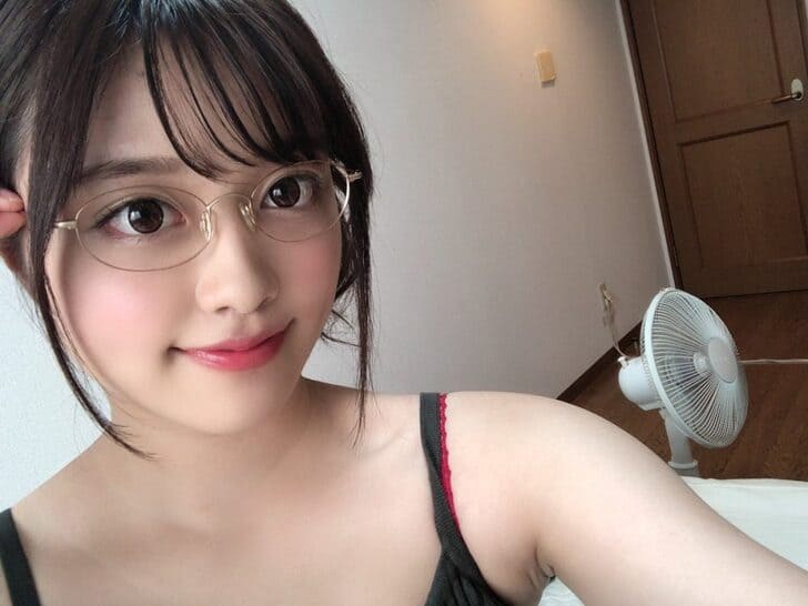 Details on Kanade Kanon's Services and Fees at CLUB Tiger's Den